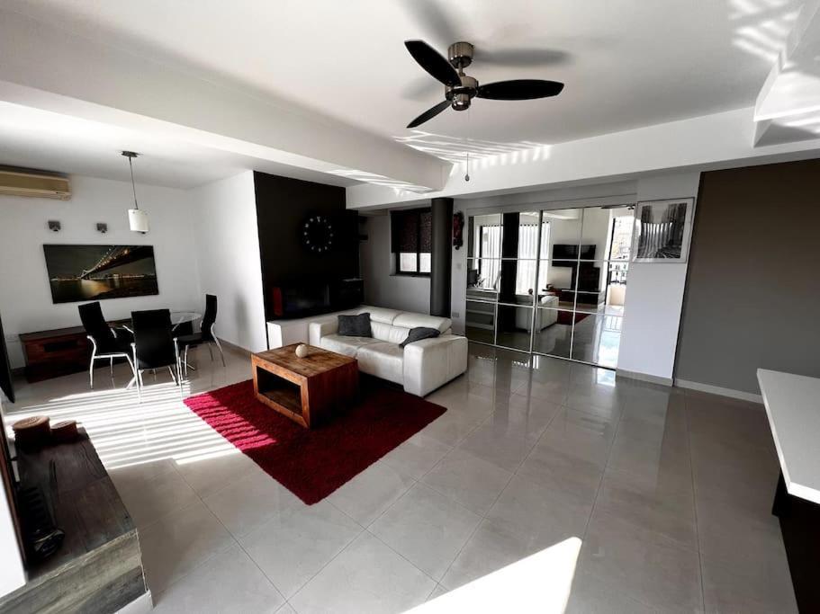 Seafront Meridionale 2Bedroom Apartment سانت جوليان المظهر الخارجي الصورة